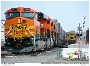 BNSF 7671 using a leg of the Watson Wye to reverse the train back east to PHL's Pier B Yard.